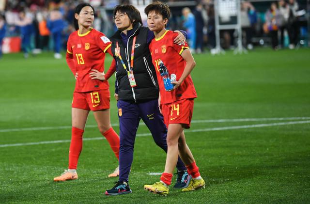 关于玉容飒爽，女足英雄们英姿飒爽的信息